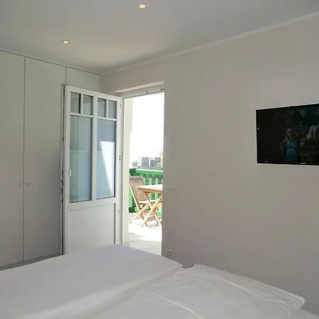 Luxus-penthouse Am Strand, Mit Traum-meerblick, Dachterrasse Und Sauna *