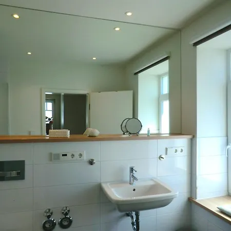 Luxus-penthouse Am Strand, Mit Traum-meerblick, Dachterrasse Und Sauna Apartmán